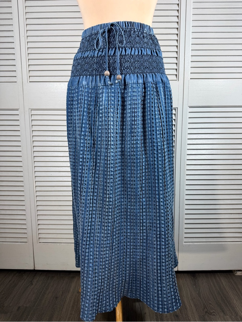Tantrums Blue Smocked Maxi Skirt Textured Boho Pull On Elastic Waist Size M